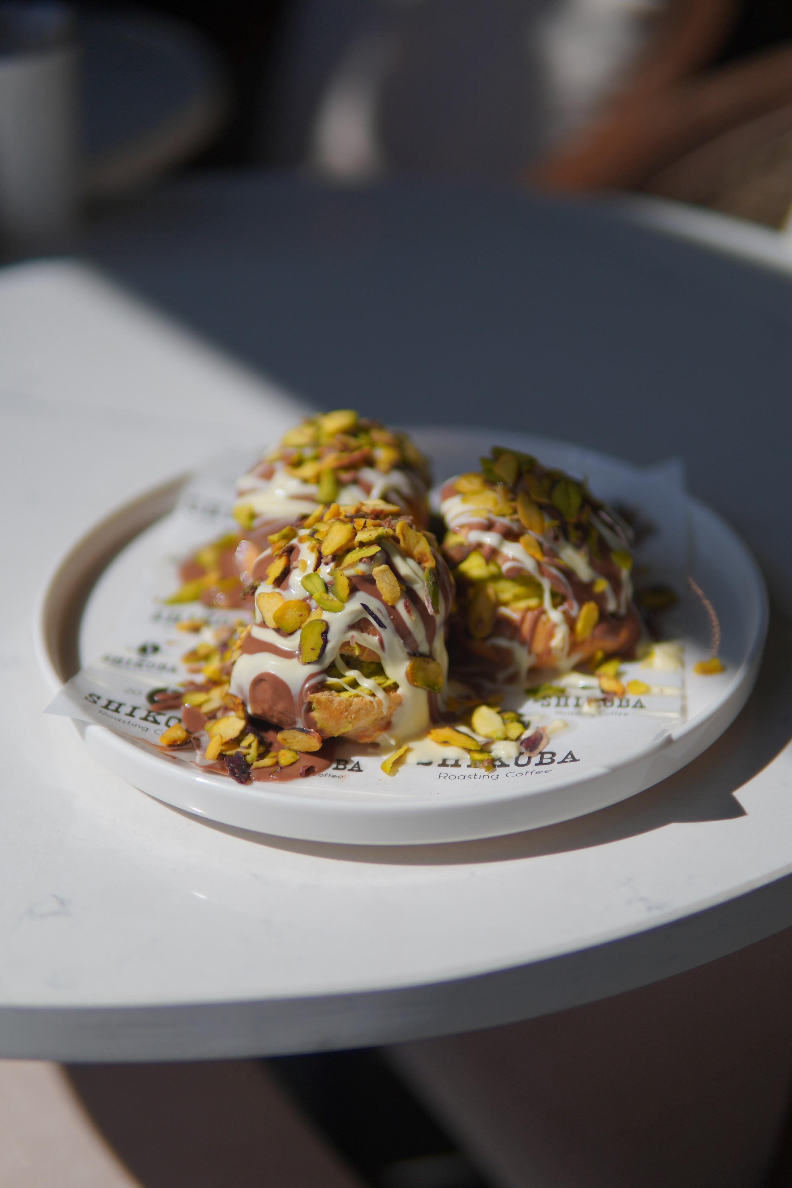 Sade Profiterole (Orjinal Belçika Çıkolatası ile Servis)